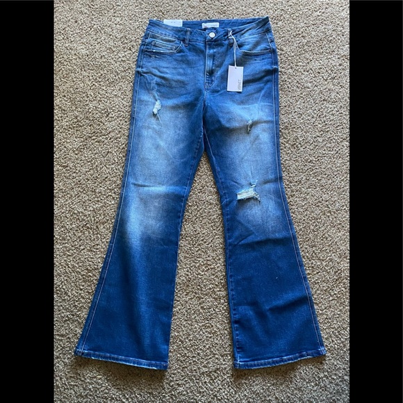 Vervet flares - Picture 1 of 3